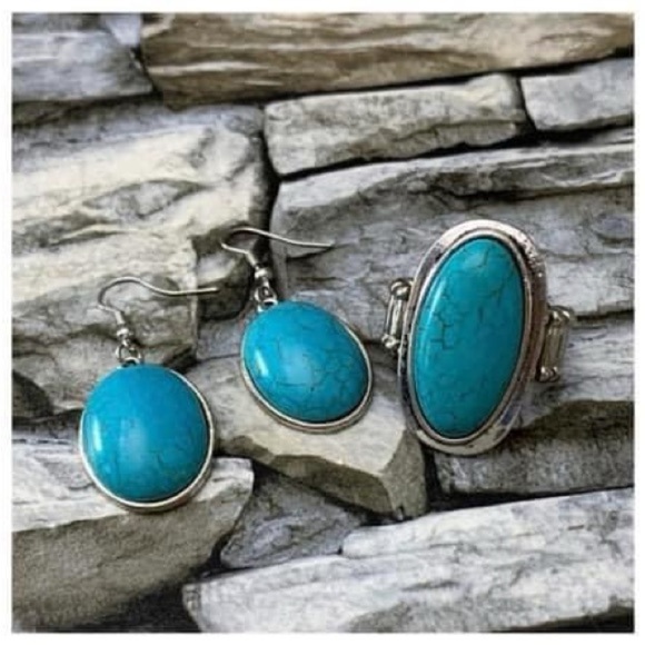 Rodeo Night Paparazzi Crackled Turquoise Blue Stretch Ring Bauble Earrings Set - Picture 1 of 4